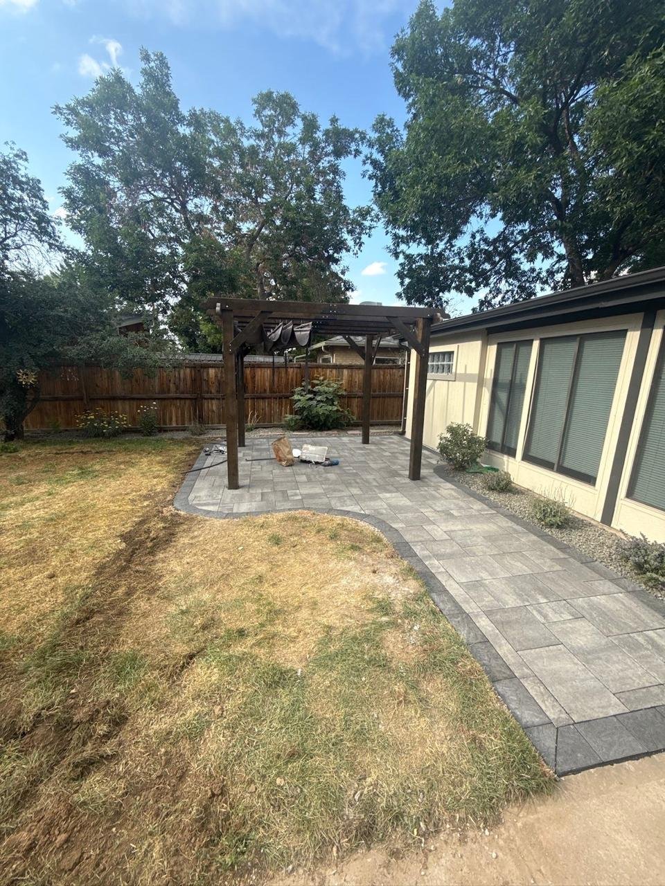 Patio and pergola by FLS